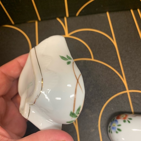 Vintage Nippon Hand Painted Spade Shaped Floral Trinket Box with Gold Gilt - Picture 9 of 12